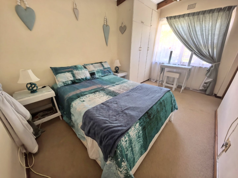 5 Bedroom Property for Sale in Fraaiuitsig Western Cape
